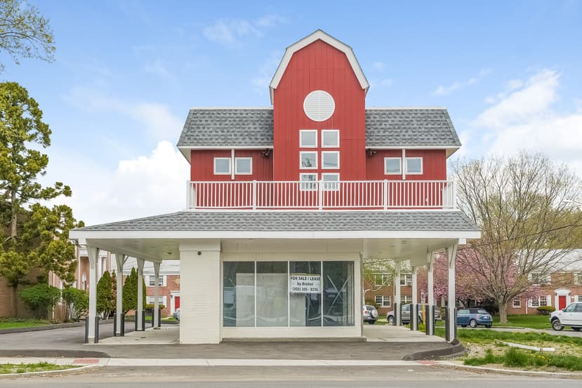 Voice Road Plaza retail space in Carle Place, NY